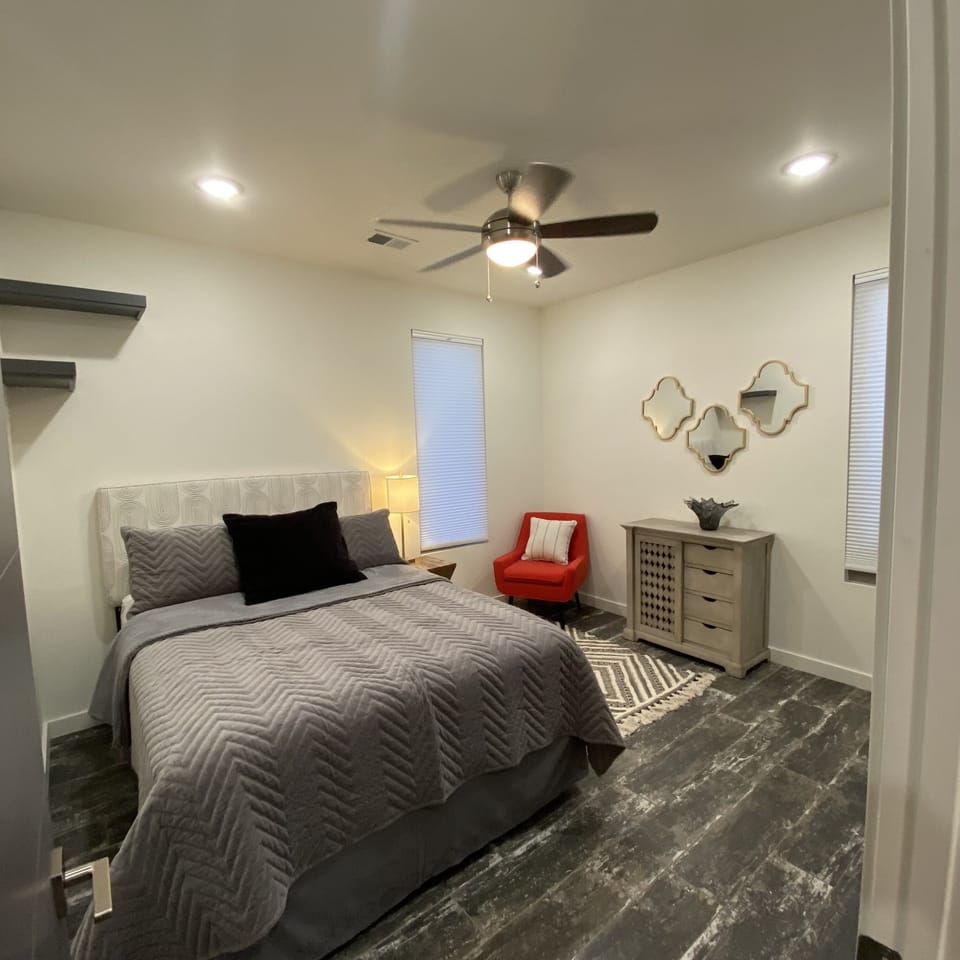 Bedroom with Queen