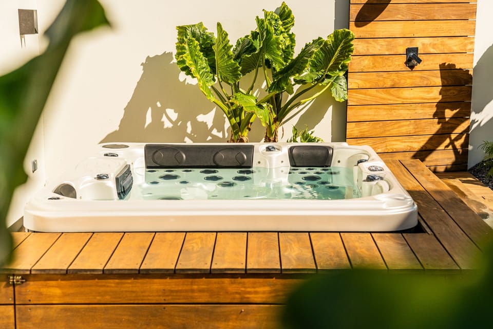Outdoor spa tub