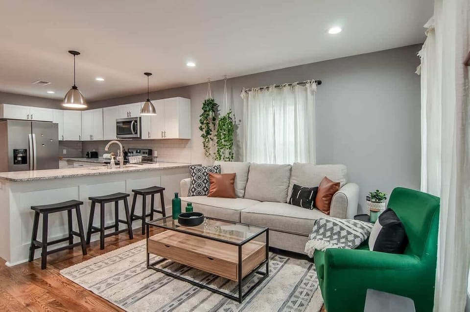 Hotel Monica-large-005-006-5-1500x997-72dpi