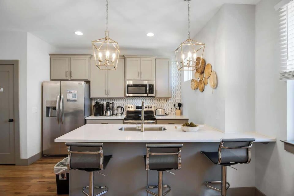 The National-009-022-Interior5-MLS_Size