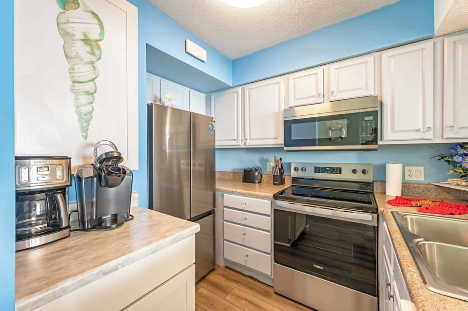 Large Kitchen Area
