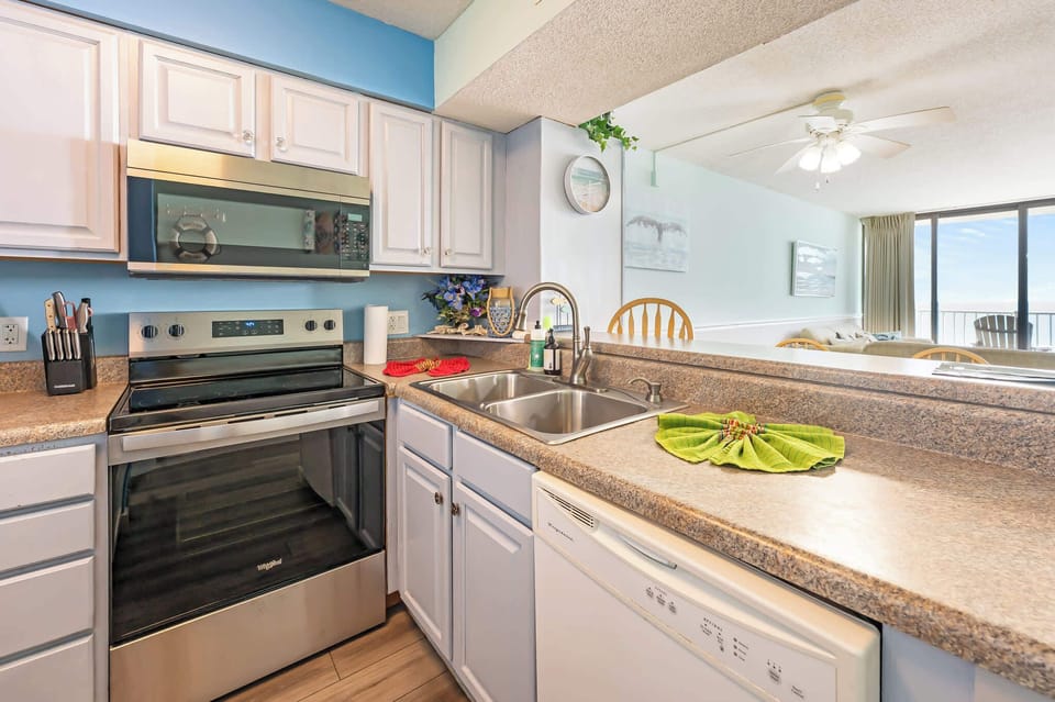 Large Kitchen Area
