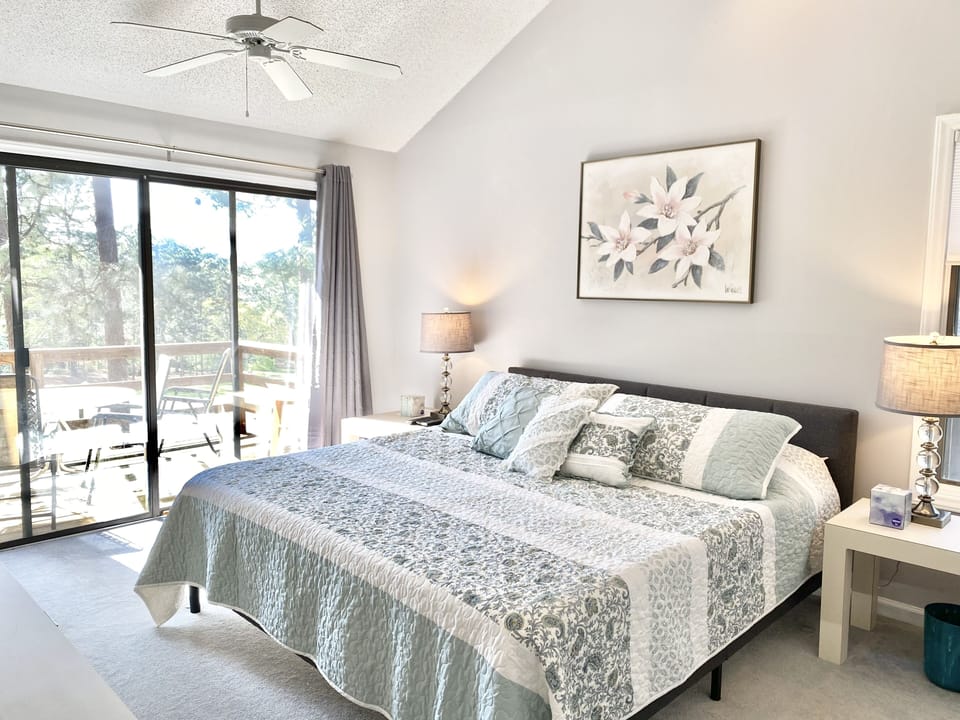 King size bedroom