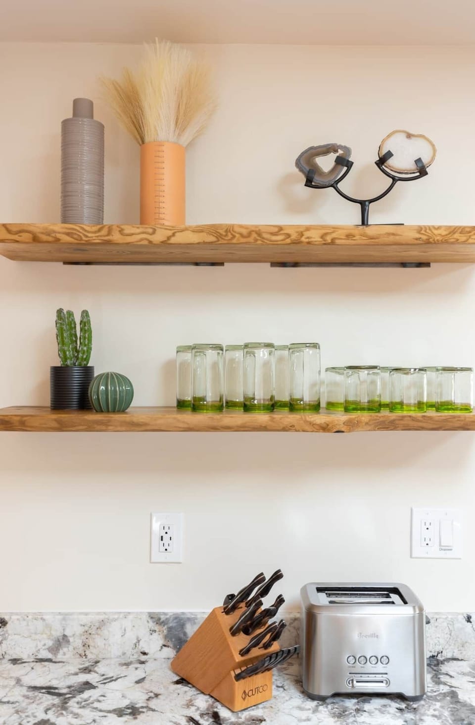 Kitchen utensils and a toaster ready to use!