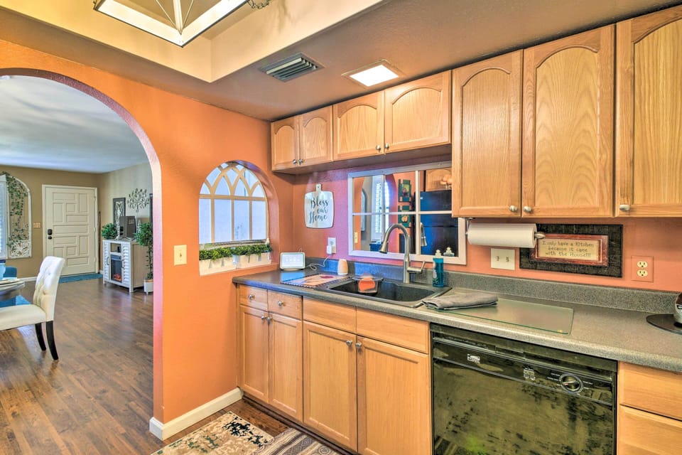 Fully Equipped Kitchen | Trash Bags & Paper Towels Provided