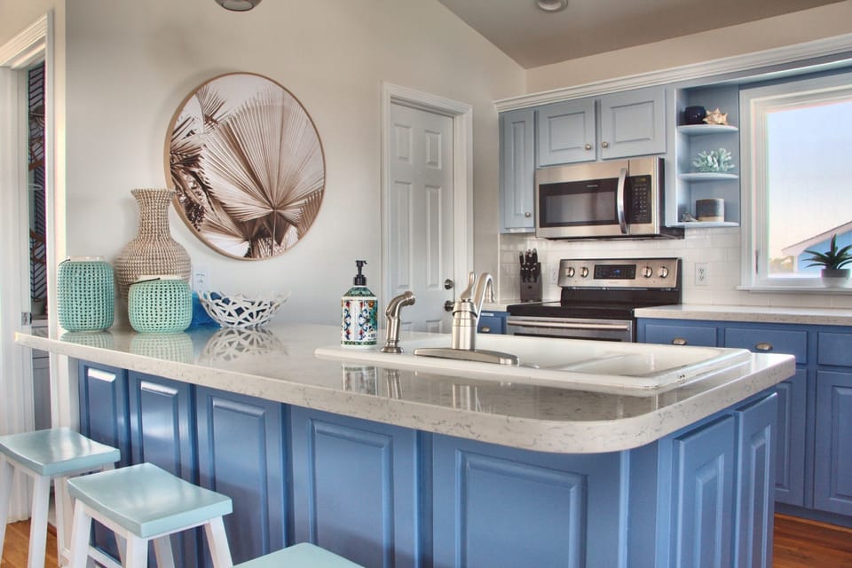 Kitchen Island with seating for 3