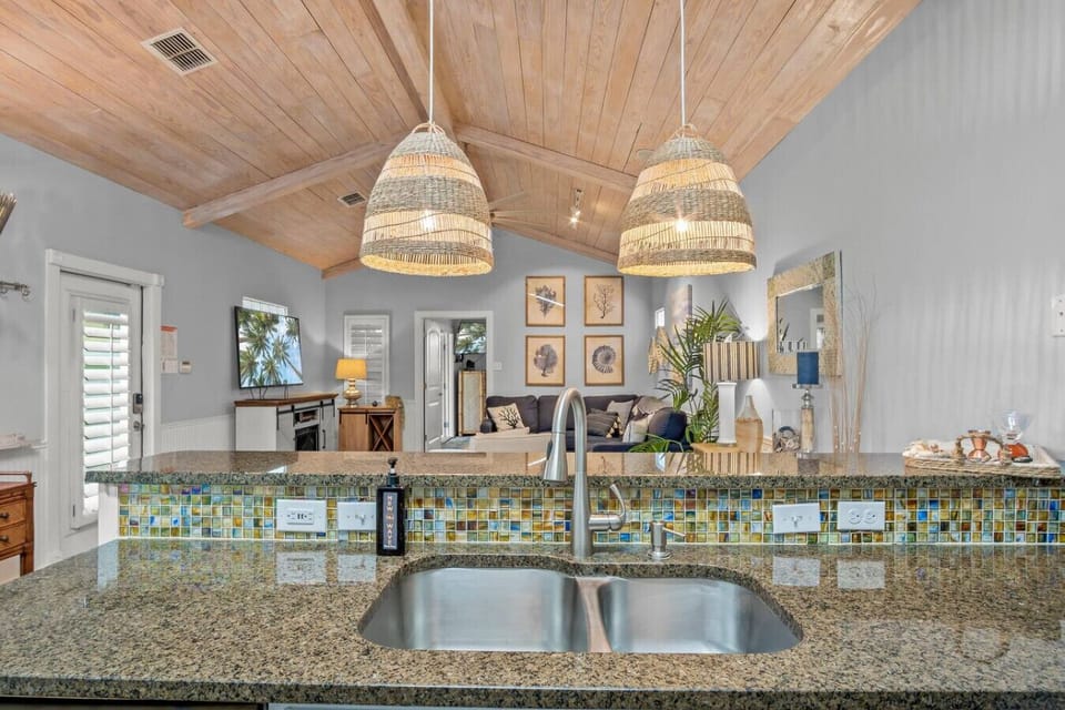 Fully Equipped Kitchen with Granite Counters & Island Seating