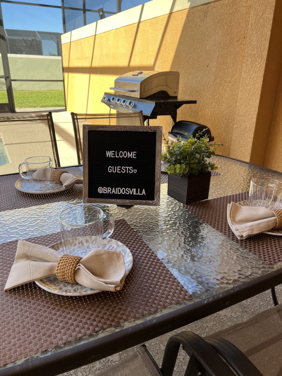 Outdoor dining