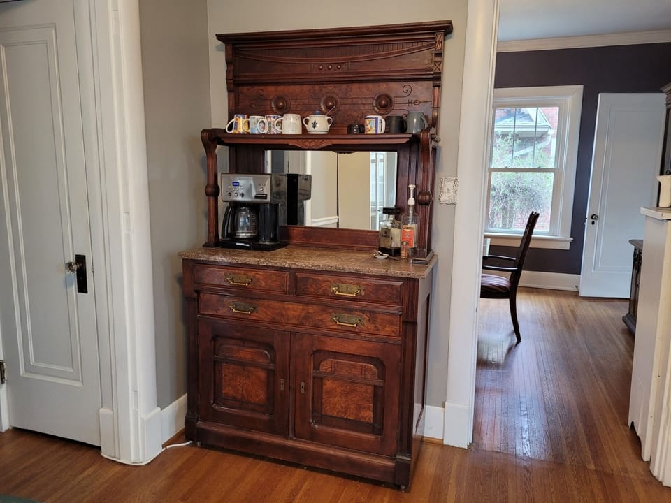 Coffee/tea bar