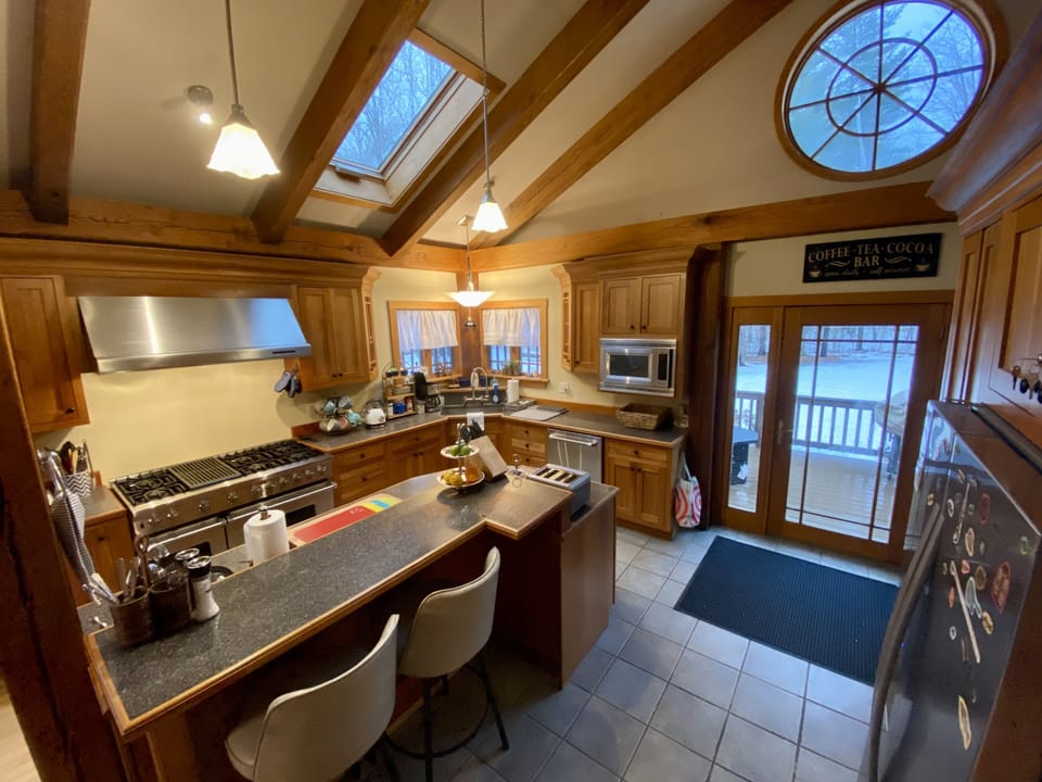 Kitchen with bar
