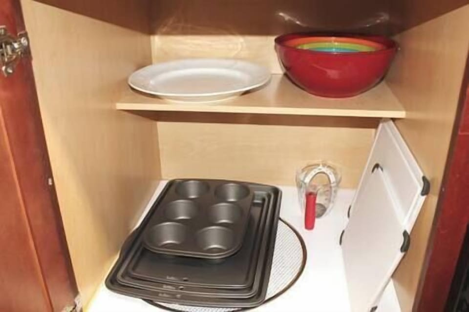 bakeware, cutting boards and bowls