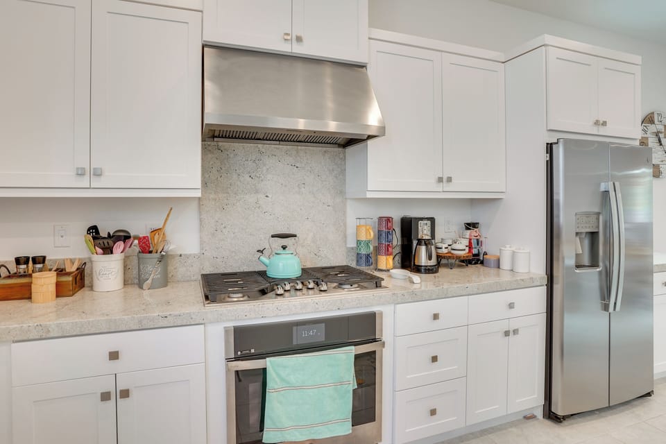 Kitchen | Toaster | Blender | Spices | 2nd Floor