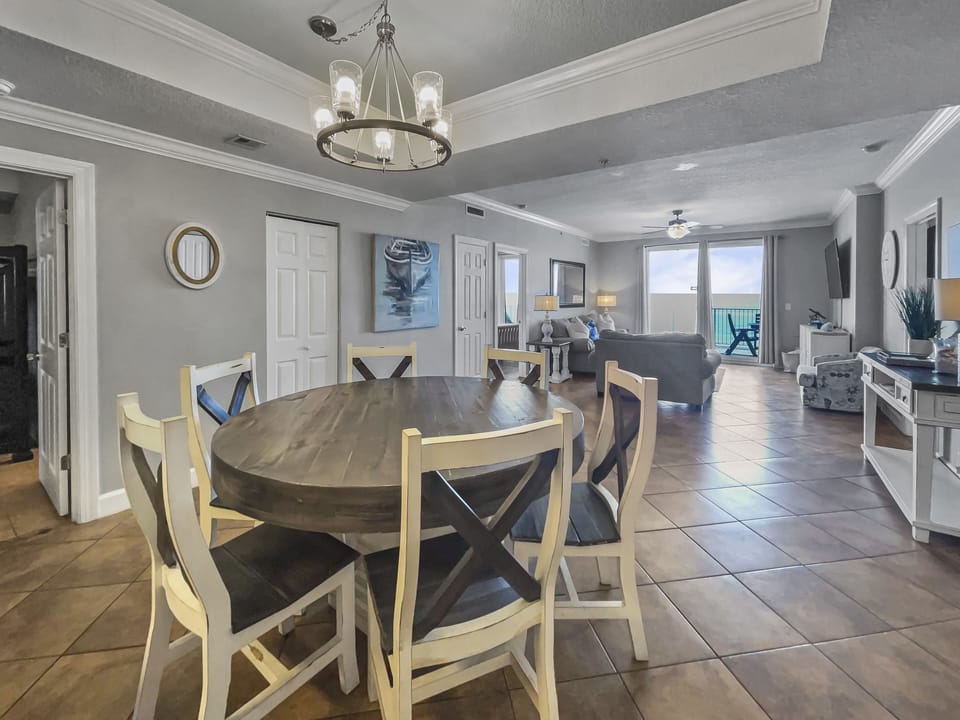 Ocean Ritz 501 | Dining Area