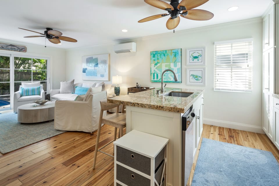 Full Kitchen with Breakfast Bar