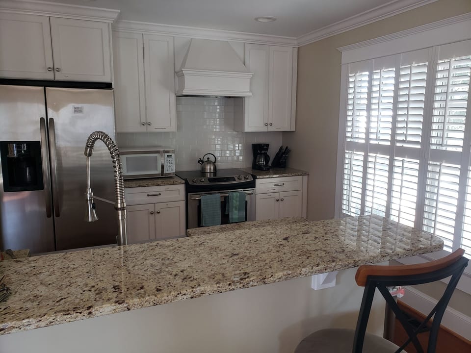 Full modern kitchen 