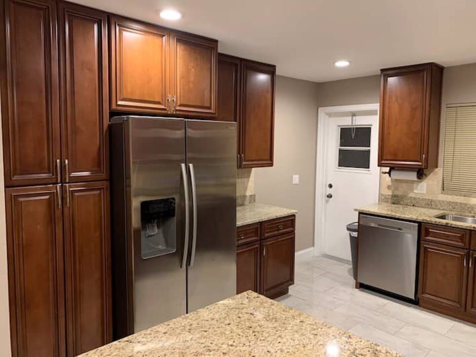 Large fridge w/ pantry