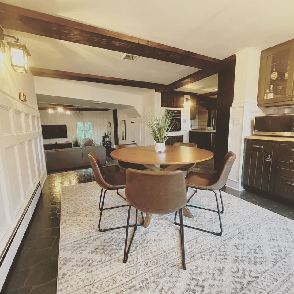 The breakfast Nook