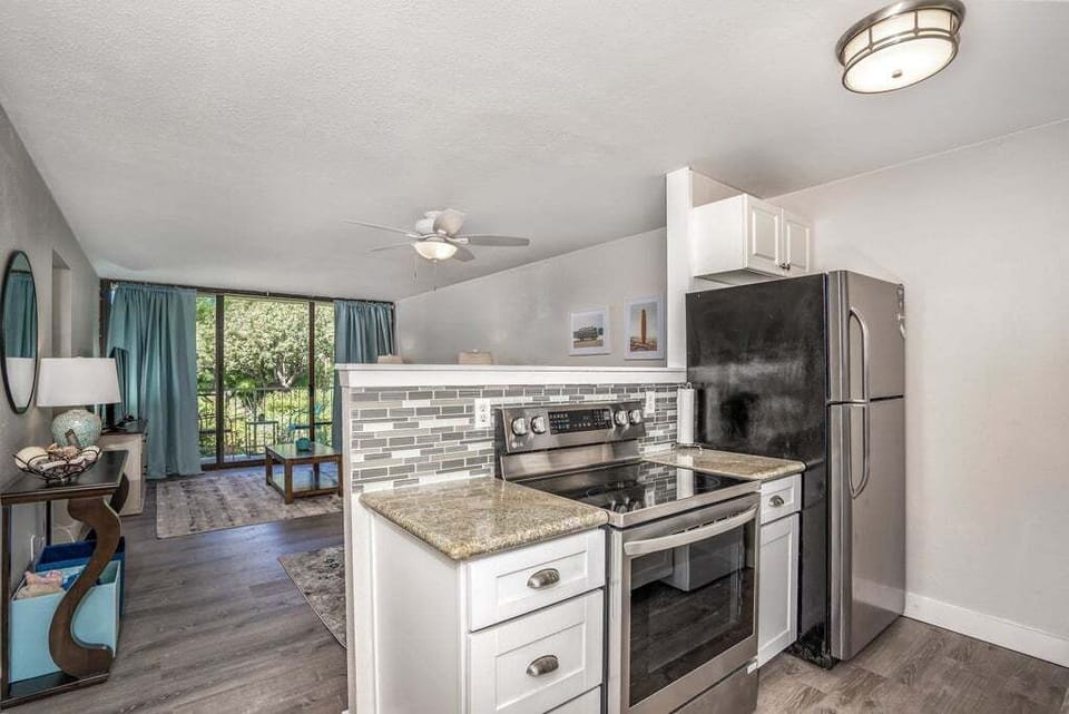 High quality stainless-steel appliances: dishwasher, electric oven, fridge,micro