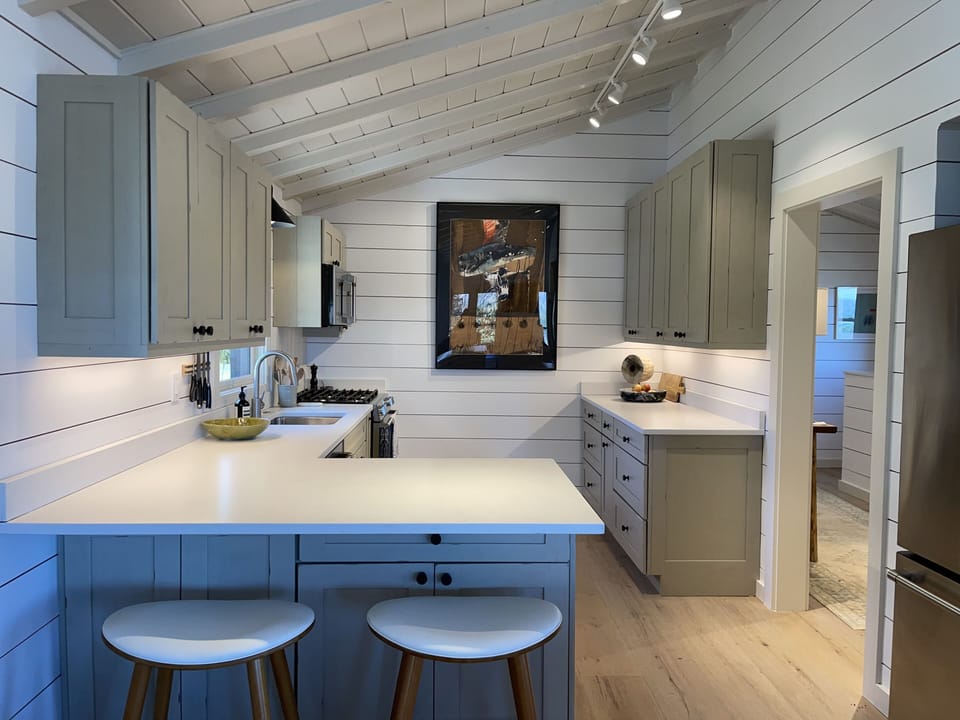 Lots of Cooking Space, Storage and Luxurious Cafe' Appliances