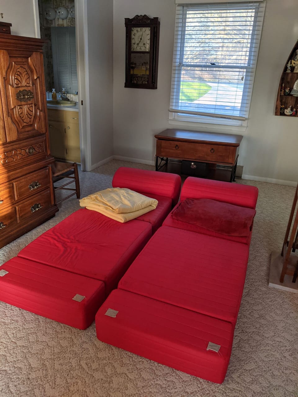 2 twin futon chair/beds