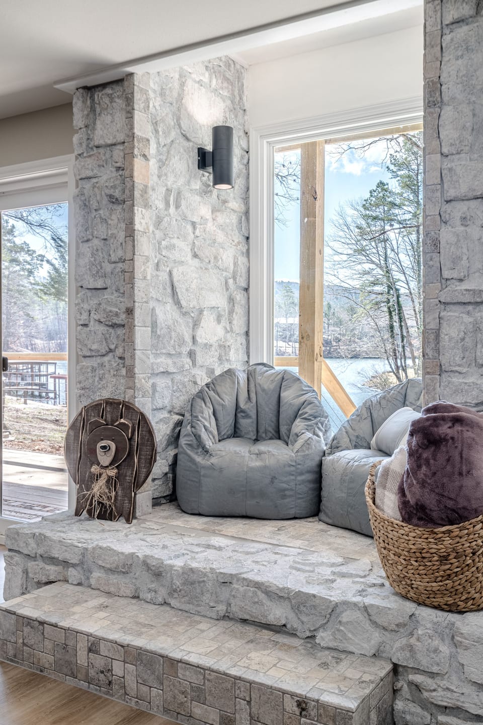 8c6e4562-9133-4884-afa8-3ec5ffb3d013