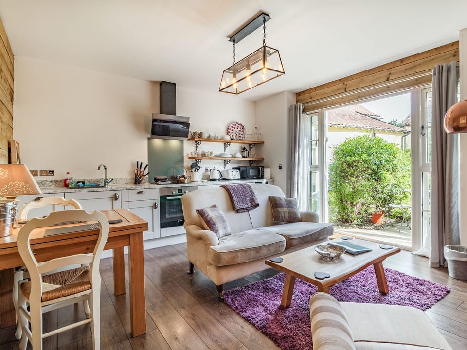 Open plan living space | Horseshoes House, Saham Toney