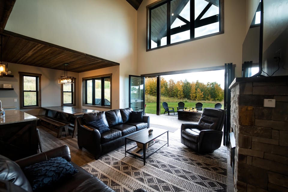 Family Room to Outdoor Patio