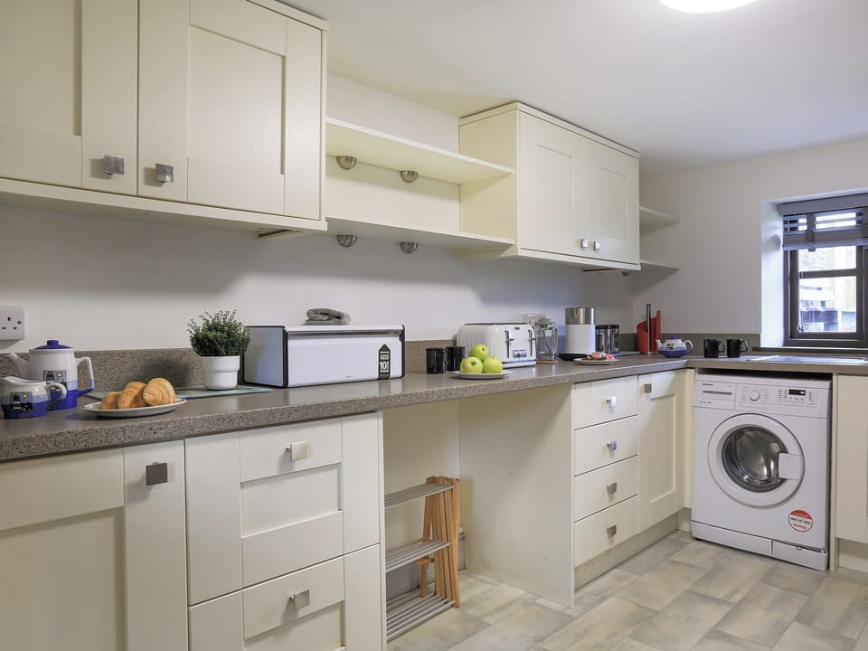 Kitchen | Higher Rowes Farm, Horndon