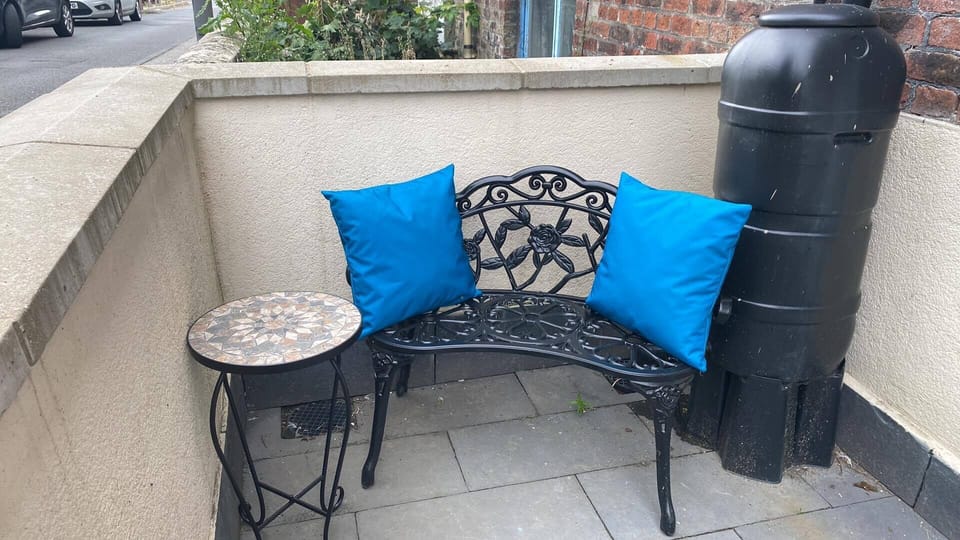 New seating and table for the yard
