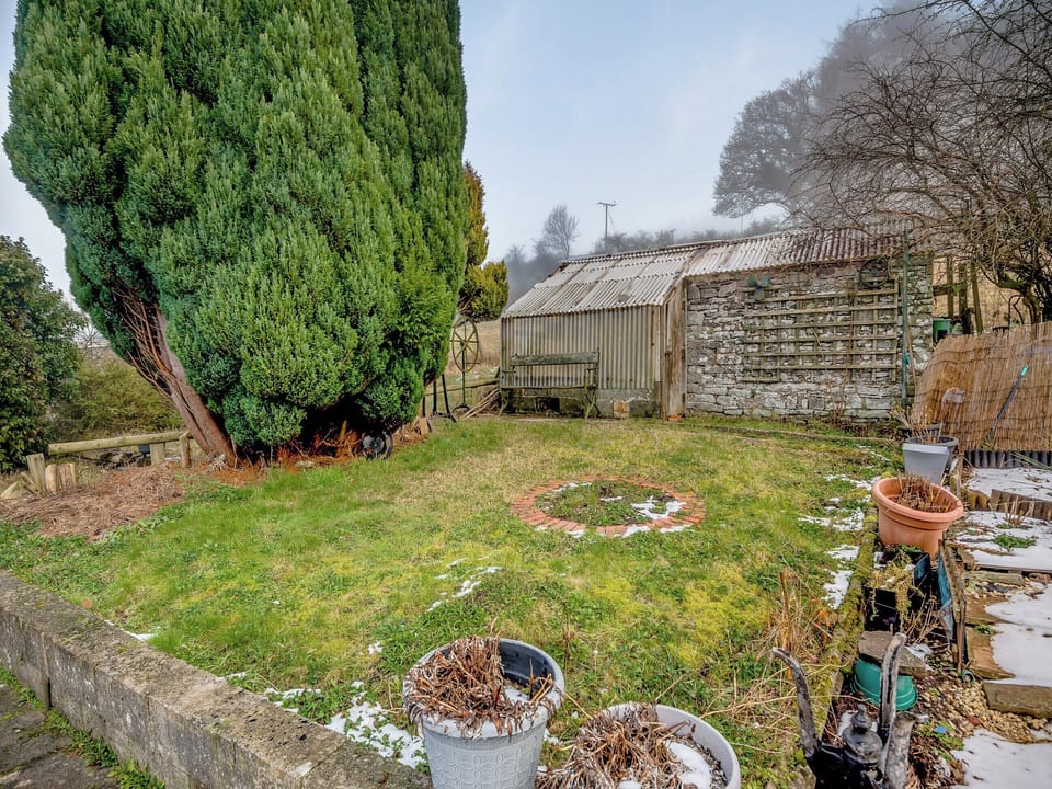 Garden | Yew Tree Cottage, Defynnog