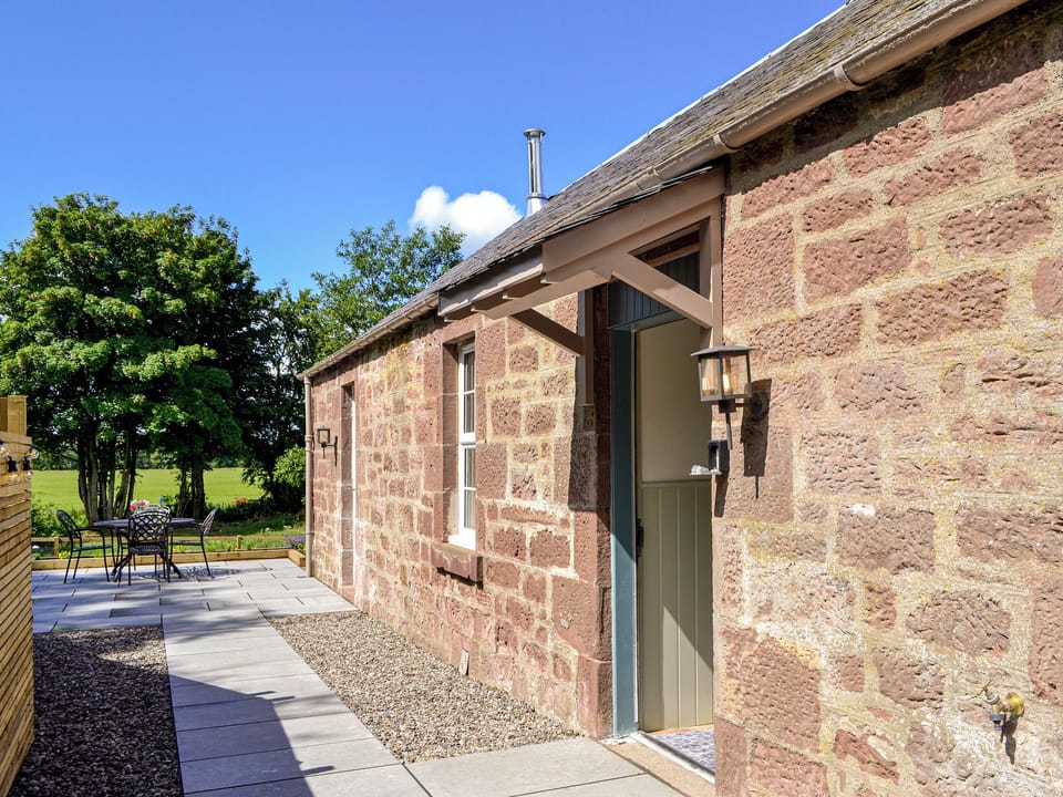 Exterior | Kingfisher Cottage - Strathisla Farm Cottages, Meigle