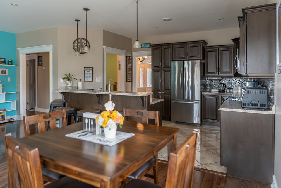 Nook and kitchen. 