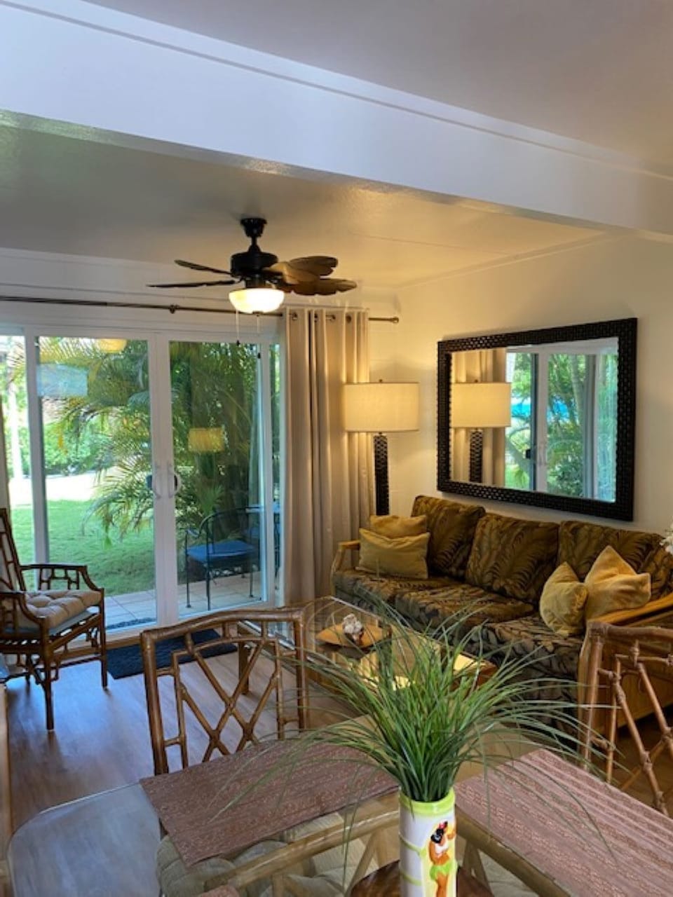 Living room that opens to the lanai