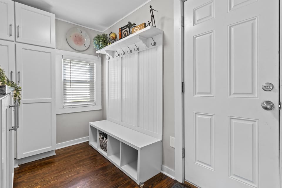 Open-concept kitchen overlooking the living area—ideal for entertaining and group stays.
