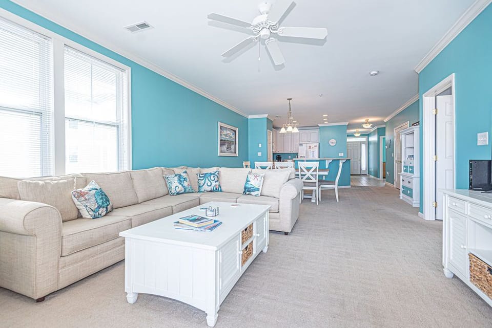 Sunset Island 4E Living Room