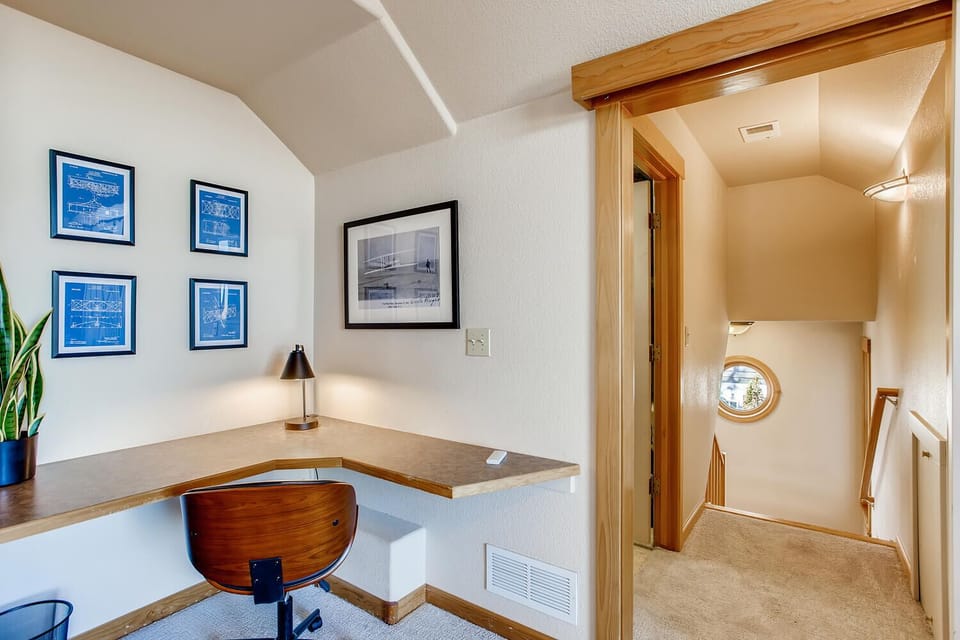 Bedroom 2 | Laptop-friendly Workspace