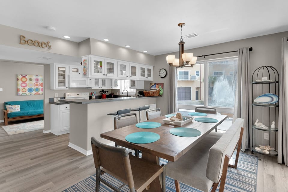 Dining to kitchen view