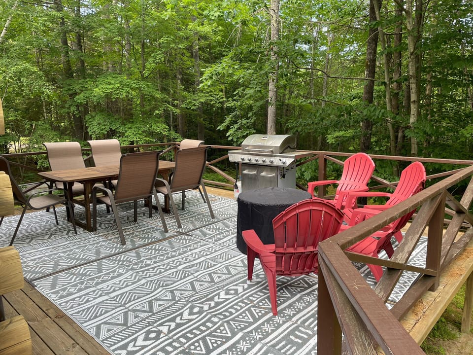 Large Deck w/outdoor dining table, grill, and gas fire pit