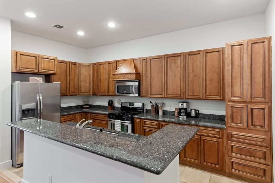 Fully-equipped kitchen