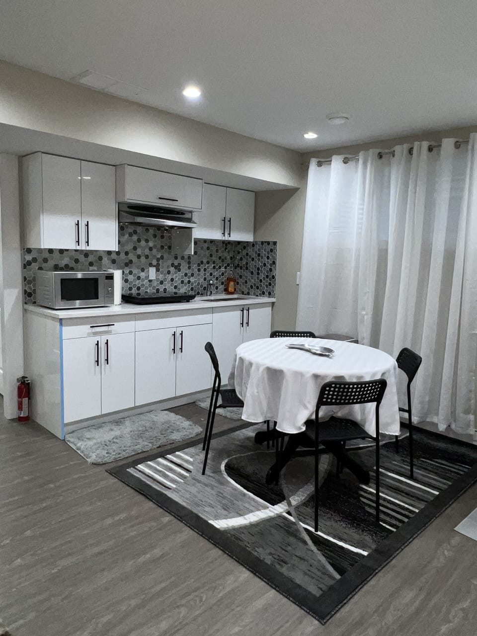 Kitchen and Dining 