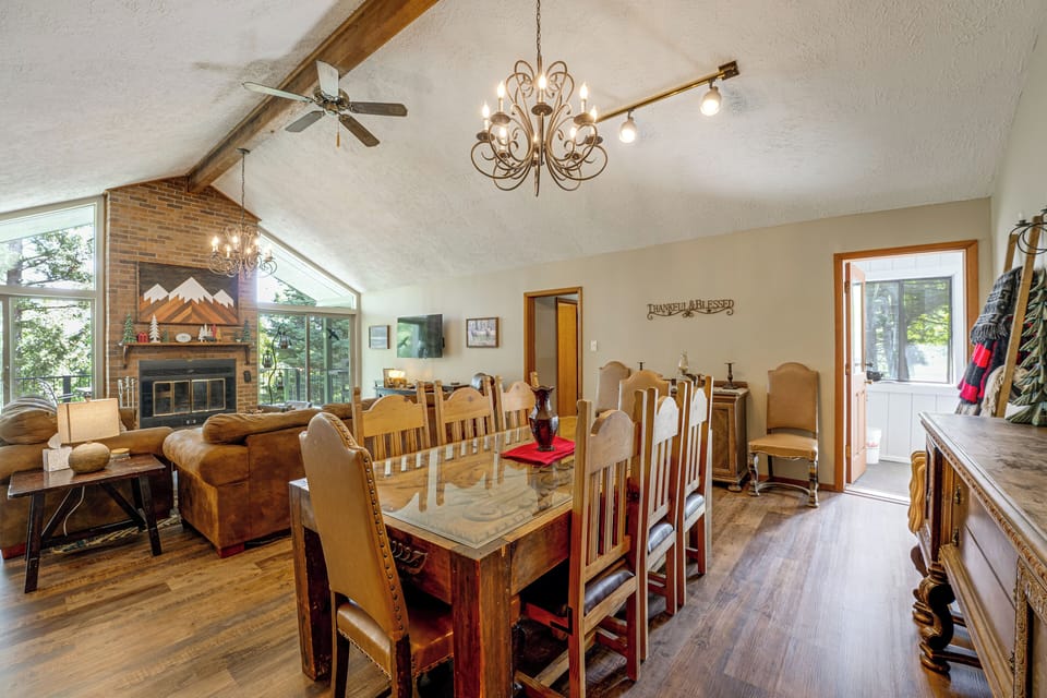 Dining Area | Dishware Provided | High Chair