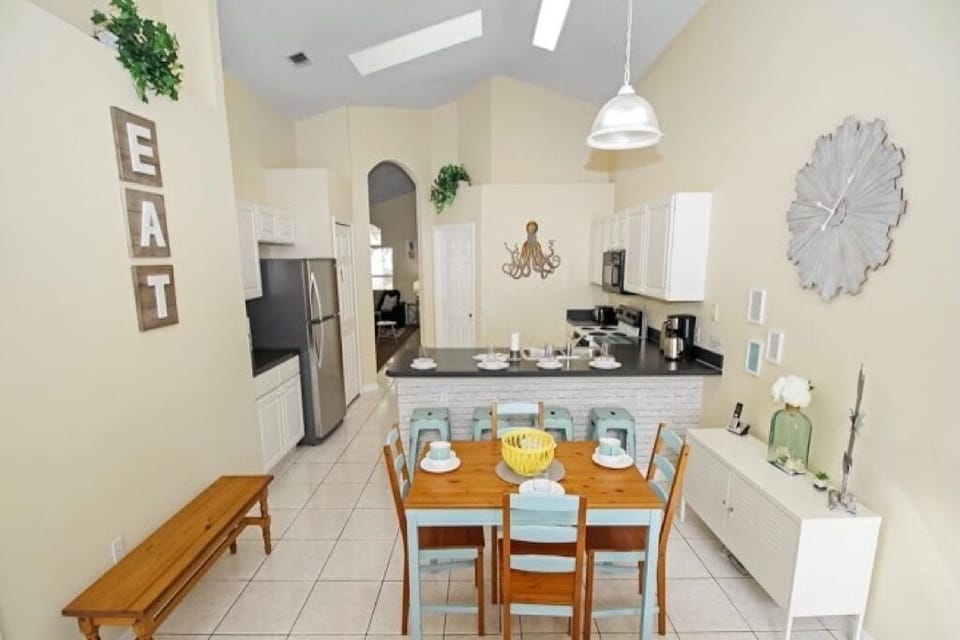 Breakfast bar and breakfast table