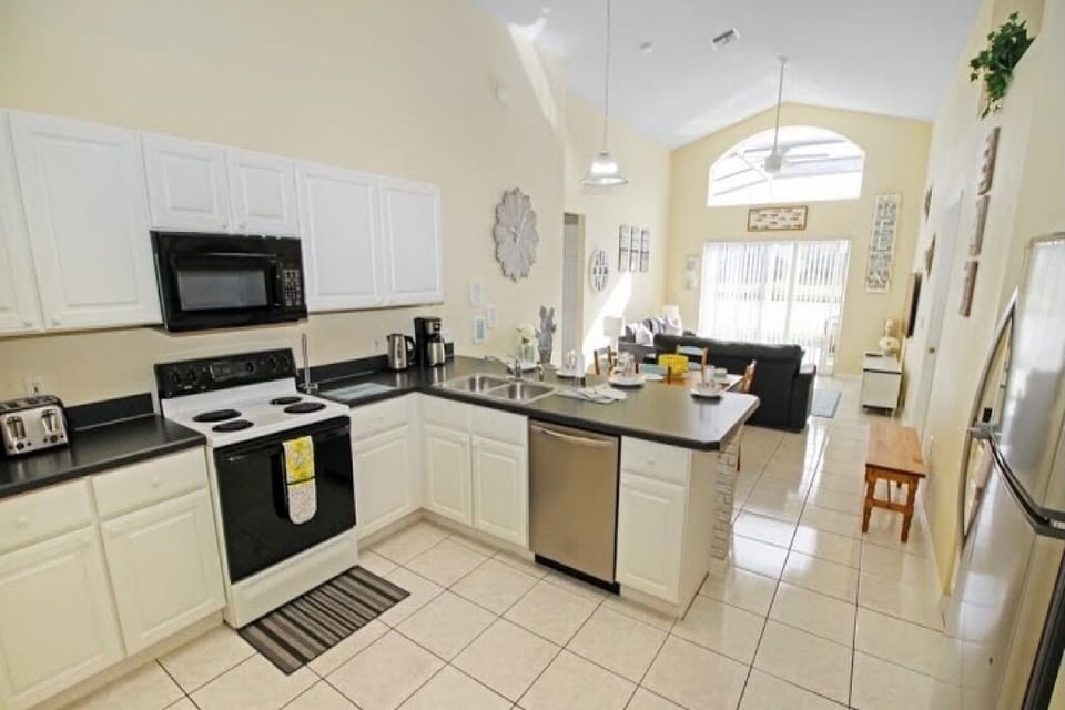  Fully equipped kitchen with everything you need