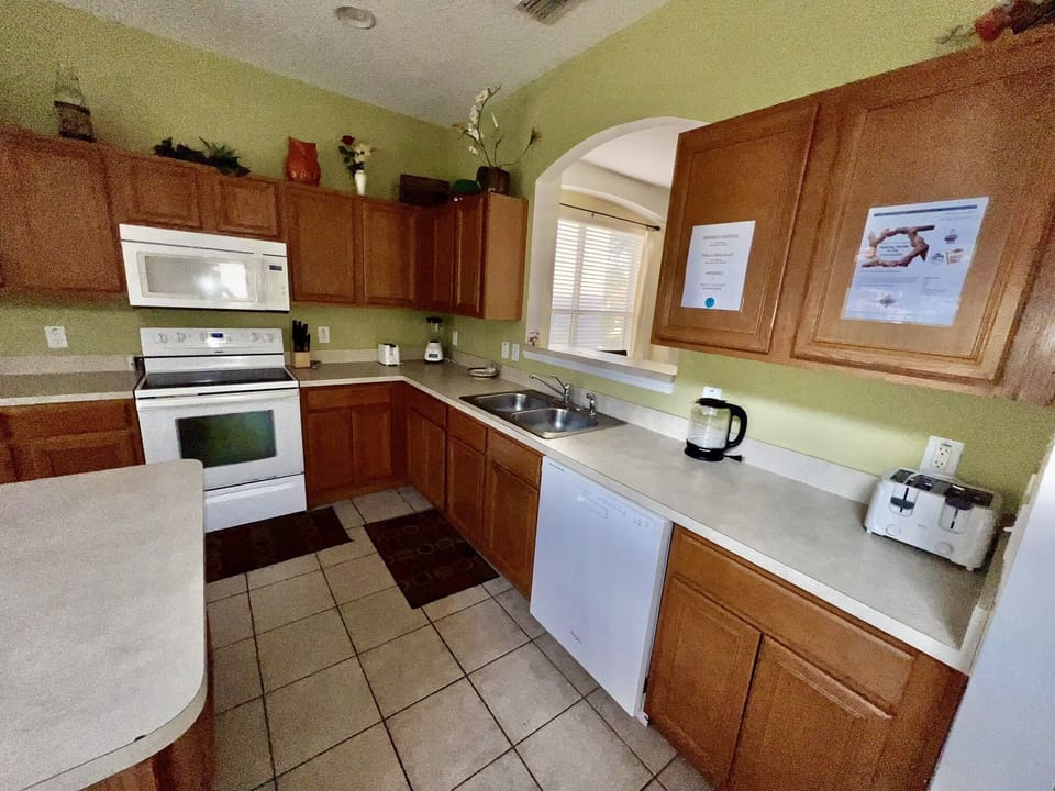 Fully equipped kitchen