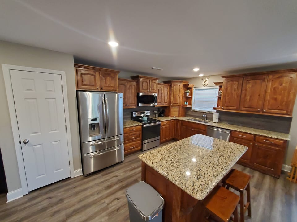 Beautiful Fully Equipped Kitchen