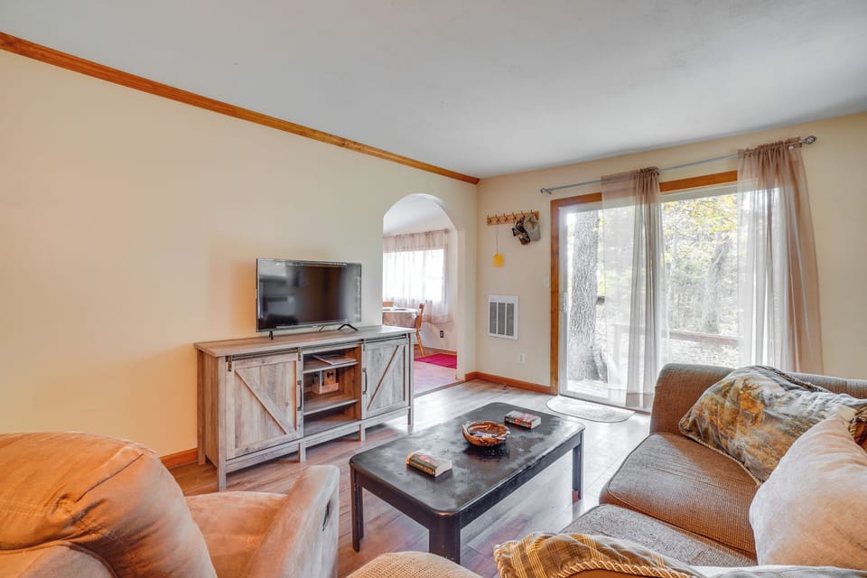 Shell Knob Vacation Rental | 2BR | 1BA | 1,000 Sq Ft | 2 Steps Required