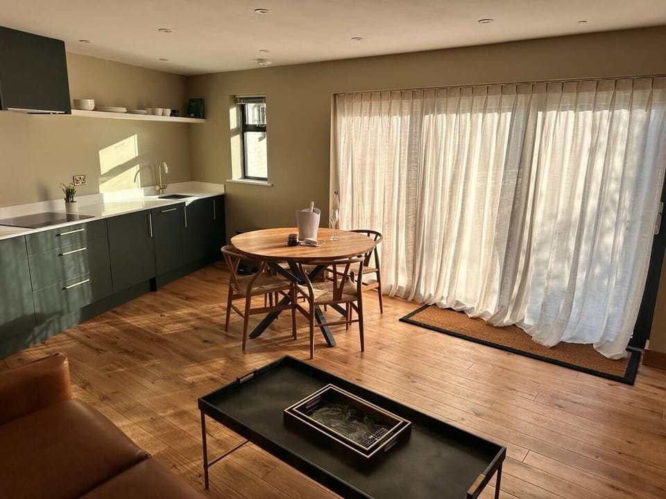 5b1e54f6-40eb-4aad-a927-8d28a3bfd878