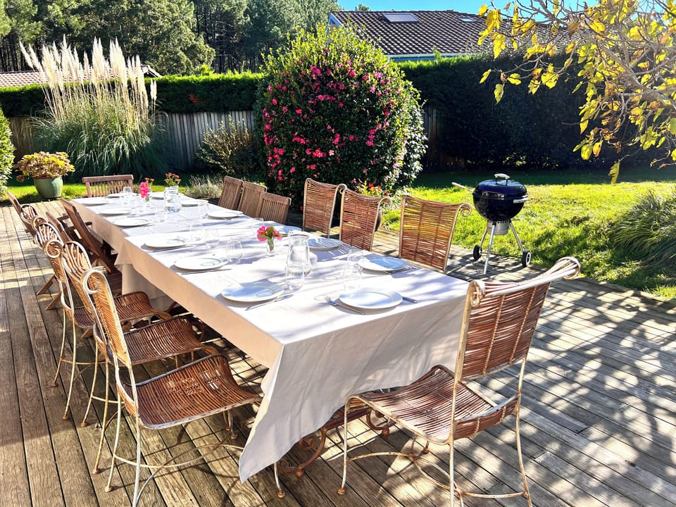 Outdoor dining