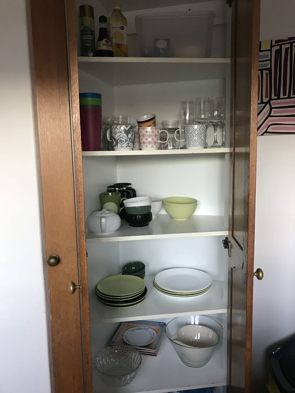 Crockery cabinet