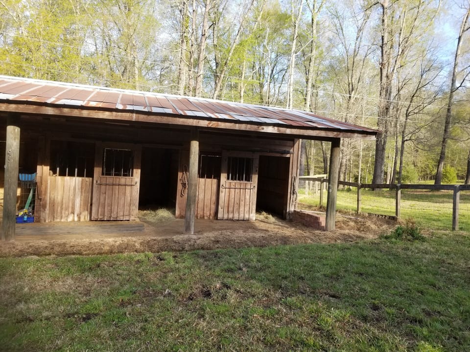 Barn for lay ups